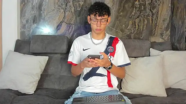 Snapshot of Daviid_laidd chatting on 12/16/25, 07:40 Daviid laidd online show from 12/16/25, 07:40