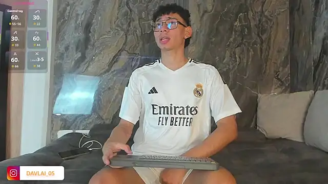 Snapshot of Daviid_laidd chatting on 11/18/25, 08:56 Daviid laidd online show from 11/18/25, 08:56