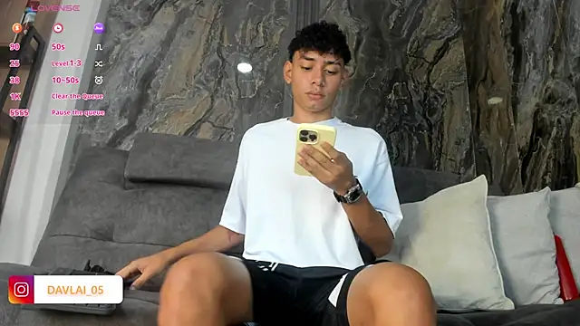 Daviid laidd online show from 04/06/26, 08:43