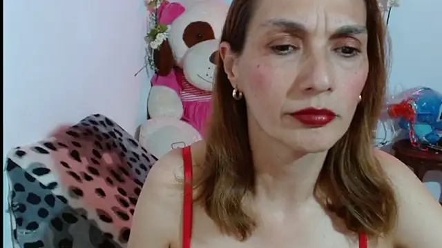 italagomez  online show from 12/04/25, 12:42