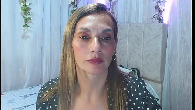 italagomez  online show from 03/20/25, 11:23