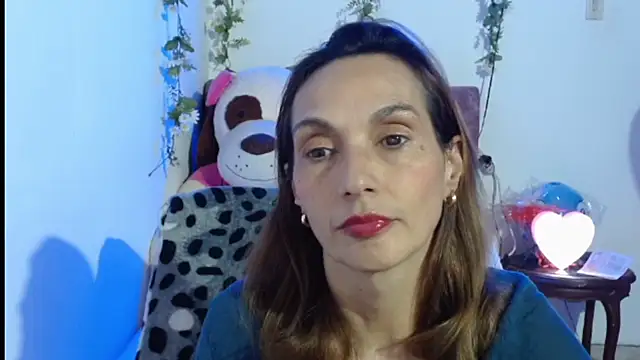 italagomez  online show from 11/14/25, 12:25