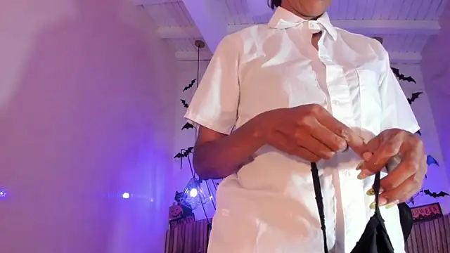 IamNayuta online show from 10/30/25, 07:33