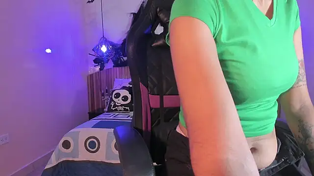 IamNayuta online show from 10/08/25, 07:58