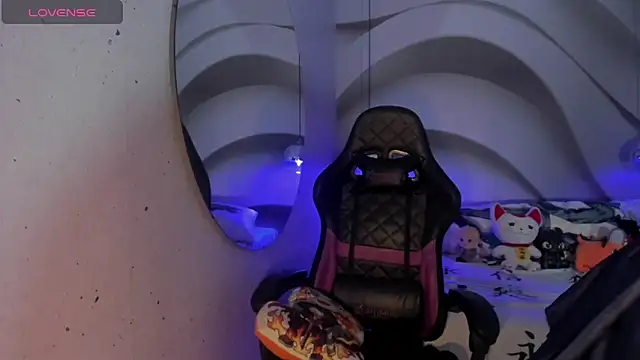 IamNayuta online show from 09/25/25, 08:04