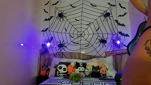 IamNayuta online show from 10/24/25, 04:22