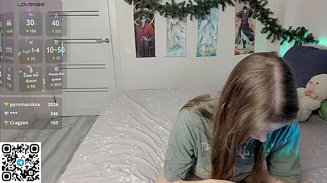 Snapshot of JorRoger chatting on 12/15/25, 10:26 JorRoger online show from 12/15/25, 10:26