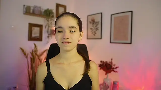 Gia Paige18 online show from 10/09/25, 01:11