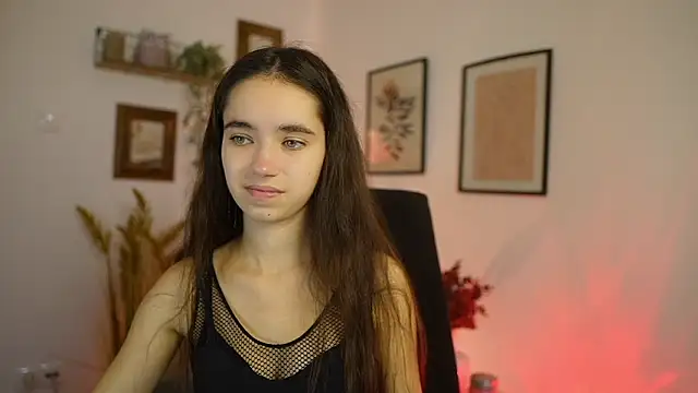 Gia Paige18 online show from 10/10/25, 08:59