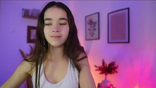 Gia Paige18 online show from 10/21/25, 08:14