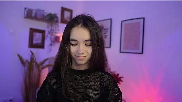 Gia Paige18 online show from 11/06/25, 08:07