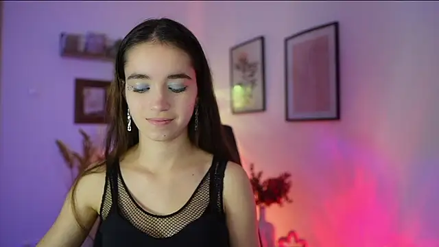 Gia Paige18 online show from 10/31/25, 09:06