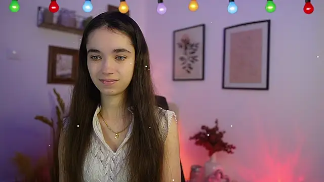 Gia Paige18 online show from 12/15/25, 02:01