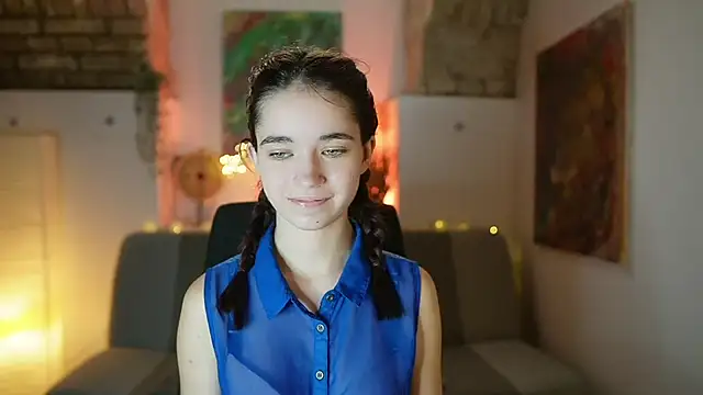 Gia Paige18 online show from 03/05/25, 11:17