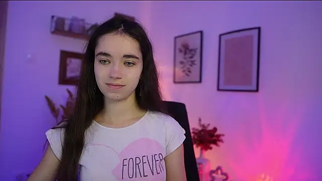 Gia Paige18 online show from 11/02/25, 09:14