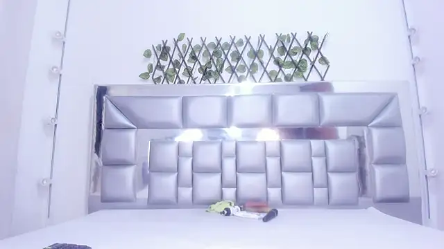 Snapshot of sweetebonny1 chatting on 02/17/26, 12:13 sweetebonny1 online show from 02/17/26, 12:13