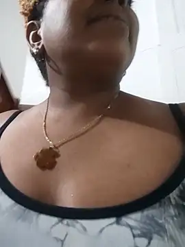 ELLA KELLY online show from 04/10/26, 12:01