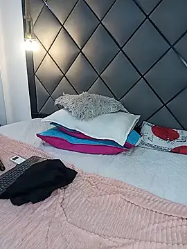 ELLA KELLY online show from 05/12/26, 11:49