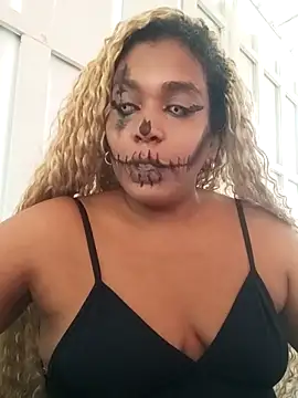 ELLA KELLY online show from 10/31/25, 12:35