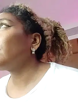 ELLA KELLY online show from 10/26/25, 12:16