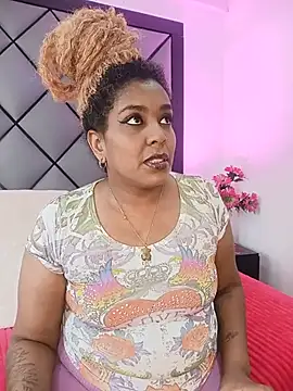 Snapshot of ELLA_KELLY chatting on 06/17/26, 11:53 ELLA KELLY online show from 06/17/26, 11:53