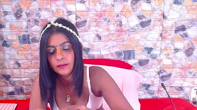 Snapshot of EroticSexyStripper chatting on 11/17/25, 01:04 EroticSexyStripper online show from 11/17/25, 01:04