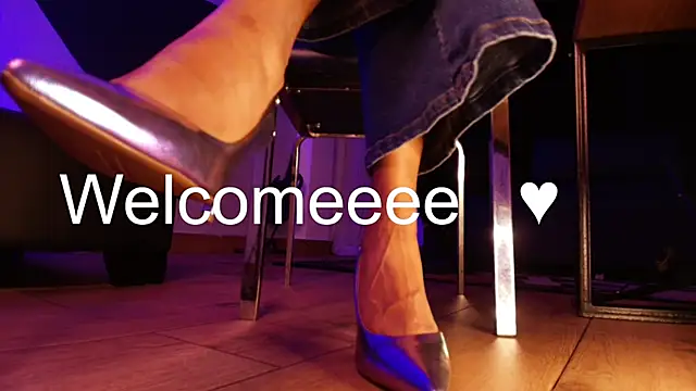 Snapshot of Pia_mo chatting on 10/29/25, 02:21 Pia mo online show from 10/29/25, 02:21