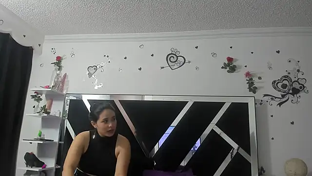 Snapshot of 1lovelygirls chatting on 03/13/25, 12:02 1lovelygirls online show from 03/13/25, 12:02
