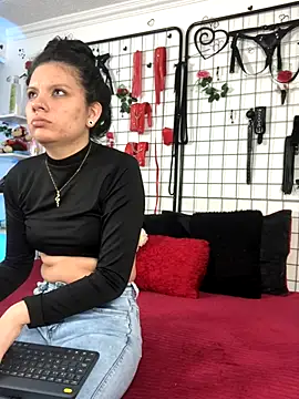 Snapshot of 1lovelygirls chatting on 12/16/25, 12:09 1lovelygirls online show from 12/16/25, 12:09