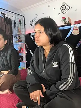 Snapshot of 1lovelygirls chatting on 11/20/25, 12:17 1lovelygirls online show from 11/20/25, 12:17