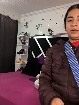 Snapshot of 1lovelygirls chatting on 11/05/25, 12:08 1lovelygirls online show from 11/05/25, 12:08