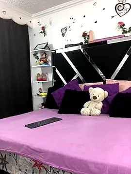 Snapshot of 1lovelygirls chatting on 10/11/25, 12:06 1lovelygirls online show from 10/11/25, 12:06