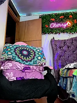 hot cherry online show from 05/22/26, 07:23