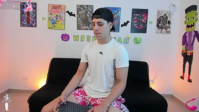 jonathanjoestar  online show from 11/03/25, 09:51