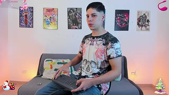 jonathanjoestar  online show from 12/02/25, 09:49