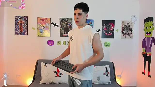 jonathanjoestar  online show from 10/26/25, 07:36