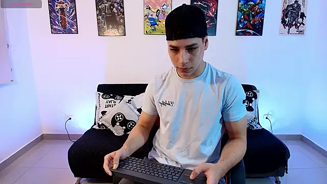 jonathanjoestar  online show from 04/23/26, 11:50
