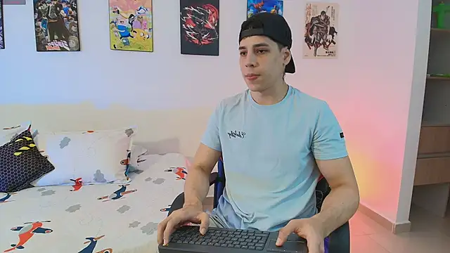 jonathanjoestar  online show from 04/08/26, 08:54