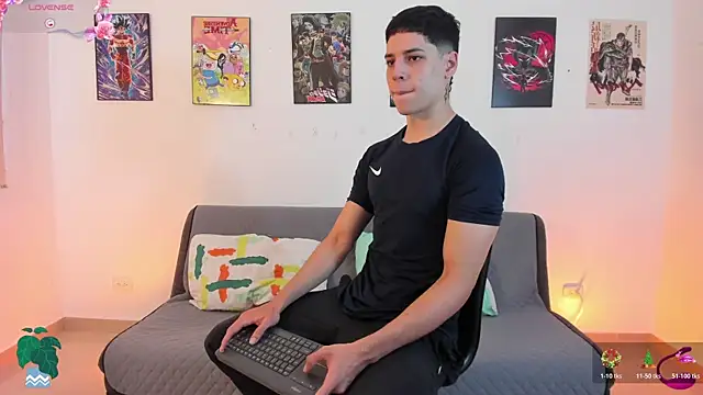 jonathanjoestar  online show from 11/17/25, 09:41