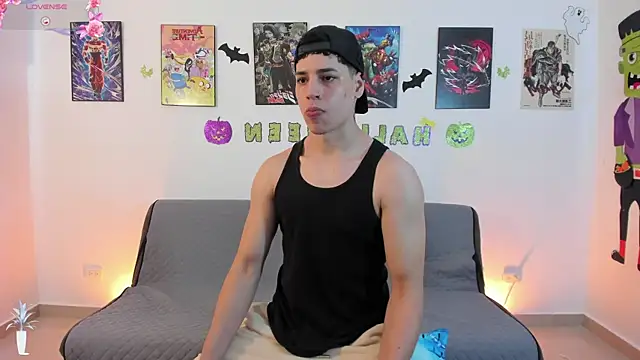 jonathanjoestar  online show from 10/24/25, 08:19