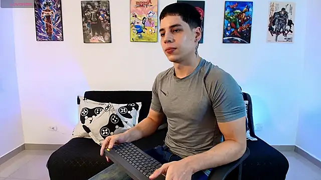jonathanjoestar  online show from 05/01/26, 08:36