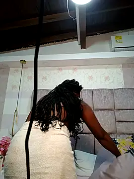 amina west online show from 10/11/25, 11:22