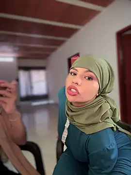 lalilamassu1 online show from 11/06/25, 06:45