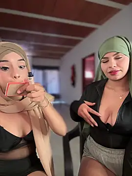 lalilamassu1 online show from 11/14/25, 06:44