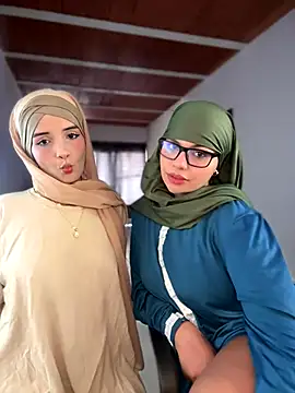 lalilamassu1 online show from 10/31/25, 03:19