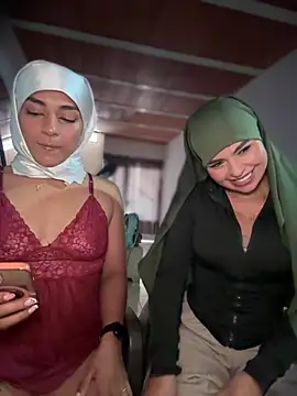 lalilamassu1 online show from 04/12/26, 06:33