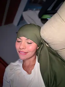 lalilamassu1 online show from 03/04/26, 04:59