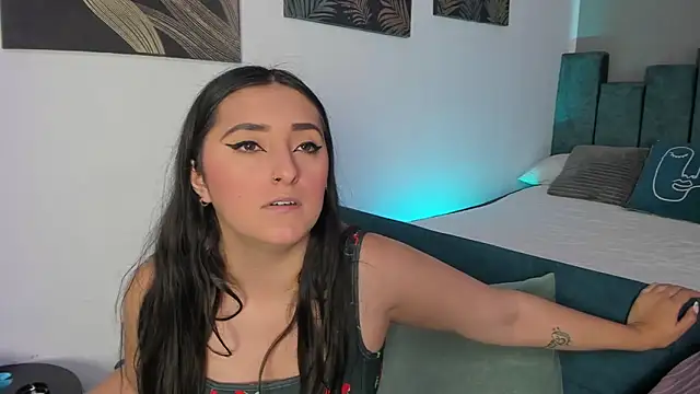 Kathia Morelli online show from 10/18/25, 12:18