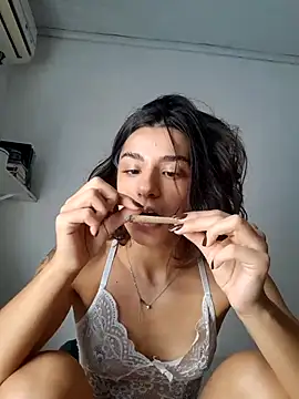 Snapshot of HelliRosa chatting on 02/22/25, 04:30 HelliRosa online show from 02/22/25, 04:30