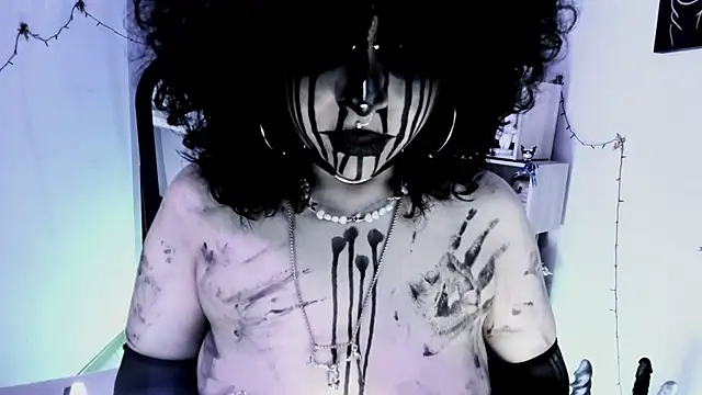 kuromi69 online show from 04/18/26, 08:27